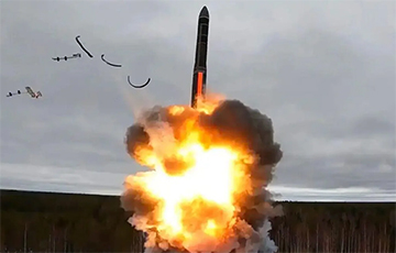 Россия ударила «Орешником» с кинетическими боеголовками по аэродрому в Киевской области