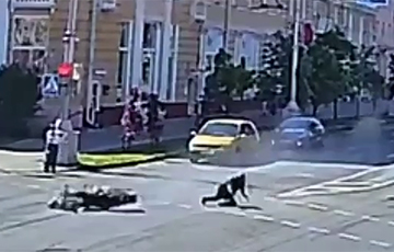 У Гомелі байкер катапультаваўся з матацыкла