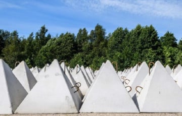 Латвия закрывает границу с Россией «зубами дракона»