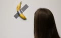 Во Франции украли знаменитый банан, приклеенный скотчем к стене