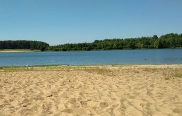 Незвычайны колер вады ў Цнянскім вадасховішчы занепакоіў мінчан