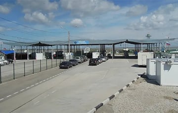 Оккупанты перекрыли въезд в Крым после удара по мосту вблизи