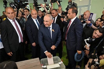 Первые данные ЦИК: партия Пашиняна лидирует на выборах в Арм