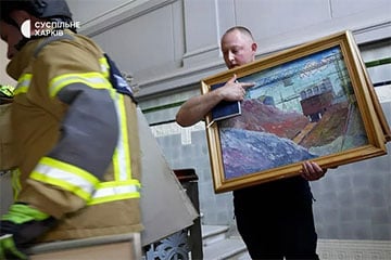 У Харкаве пасля ўдару расійскага беспілотніка гарыць Мастацкі музей