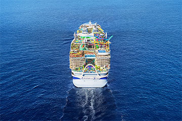 Найбуйнейшы ў свеце лайнер Legend Of The Seas выйшаў у першае плаванне