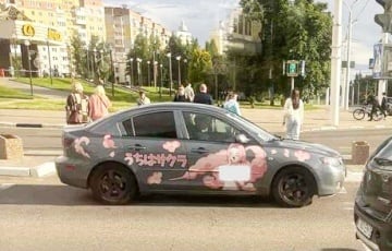 В Витебске заметили авто с «пикантным художеством»