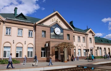 A Train Car Collision Occurred At The Lida Station