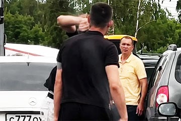 Россияне начали драться в очередях за бензином