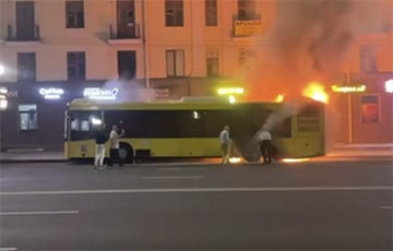 У Мінску гарэў гарадскі аўтобус МАЗ