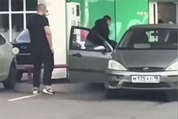 «В ход идут уже не только кулаки»: россияне бьются за бензин