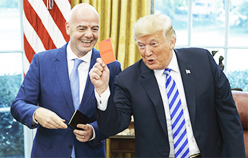Трамп позвонил президенту ФИФА, чтобы отменить красную карточку американского футболиста