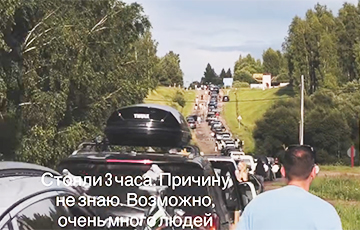 «Сами в шоке»: на границе России и Беларуси — огромные очереди