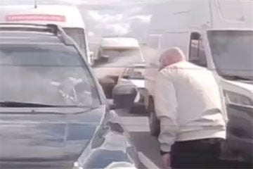 Мінчанін атрымаў у вочы перцавы газ пасля заўвагі пра далёкае святло фараў