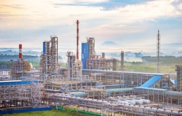 Украінскія дроны паразілі апошні буйны «бензінавы» НПЗ Расіі