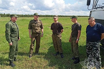 Военкомы Гродненской области поехали наблюдать за уборочной кампанией