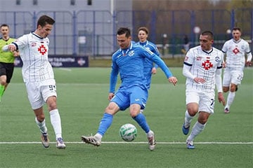 Брэсцкае «Дынама» балончыкам з фарбай наносіла нумары на майках