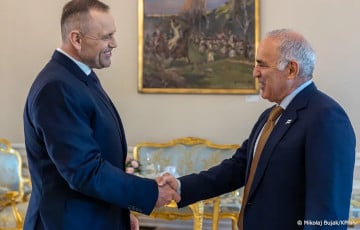 Караль Навроцкі сустрэўся з Гарры Каспаравым