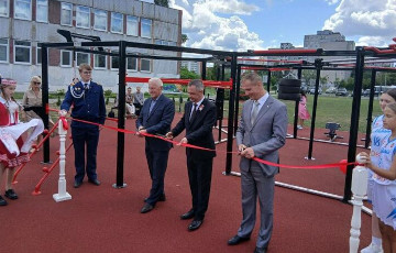 «Як будаваць — нікога, як стужачку перарэзаць — дык чарга»