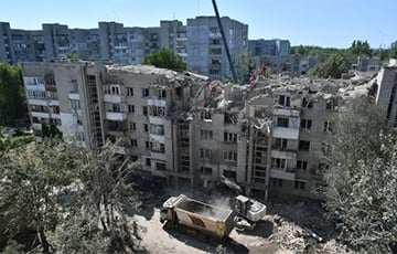 Под завалами дома во Львове нашли тело человека