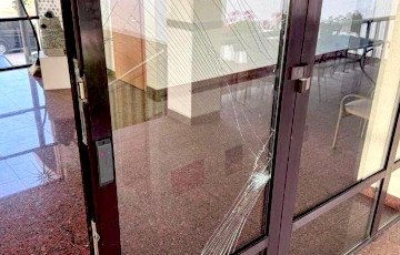 В Киеве из-за ночной атаки РФ повреждено посольство Литвы