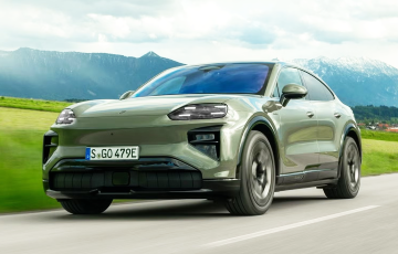 Porsche доказала, что семейный кроссовер может быть быстрее суперкаров