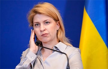 Экс-паслу Украіны ў ЗША Сцяфанішыне прад'явілі падазрэнне