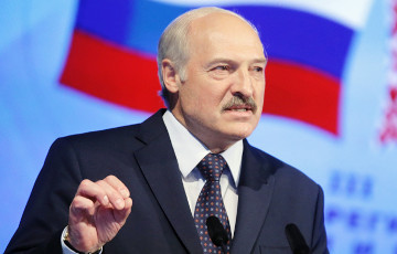 Лукашенко похвалил россиян и пожаловался на белорусов
