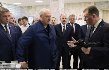 Лукашэнка: У Беларусі не хапае камуністычнай сістэмы кіравання