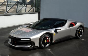 Ferrari прадставіла ўнікальны суперкар магутнасцю 1000 к.с.
