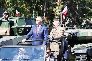 Навроцкий вспомнил белорусов в речи на военном параде