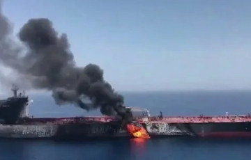 В Черном море атакован танкер под флагом Греции с нефтью из РФ