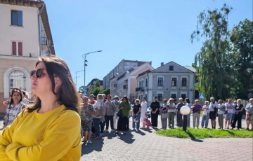 «Люди толкались, били друг друга, чуть не сносили продавцов»