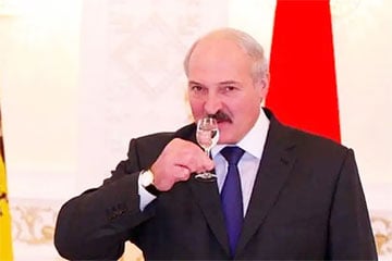 NYT: Коул выстраивал отношения с Лукашенко с помощью водки, анекдотов и советов по похудению
