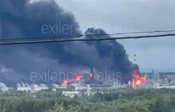Дроны поразили один из крупнейших НПЗ России в Кстово