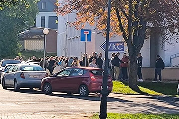 В Минске заметили огромные очереди за квартирами