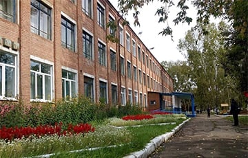 У Краснаярскім краі РФ вучаніца напала на настаўніцу падчас лінейкі