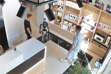 Viral Video: In Russia, A Robot Got Into A Fight With A Shop Customer