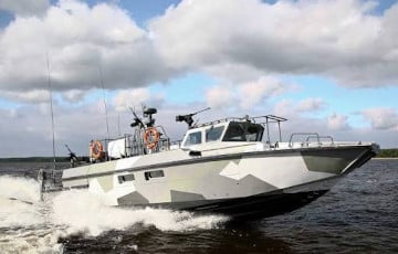 ЗСУ падбілі расійскі дэсантны катэр БК-16 прама ў бухце Севастопаля