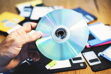 Зумеры возвращают в моду CD-диски