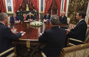 Перамовы Пуціна і пасланцаў Трампа цягнуліся тры гадзіны