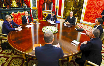Reuters раскрыл кулисы трехчасовых переговоров Путина с посланниками Трампа