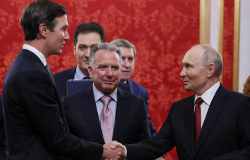 Bloomberg: Перамовы Пуціна з пасланцамі Трампа не прывялі да прарыву