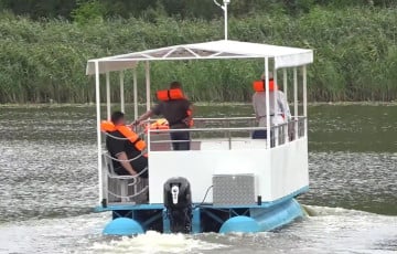 У Пінску пабудавалі незвычайны карабель