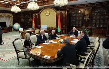 Джон Коул прибыл в Минск на переговоры с Лукашенко