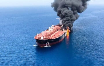 У побережья Сочи горит грузовое судно в зоне атак дронов «Мадяра»