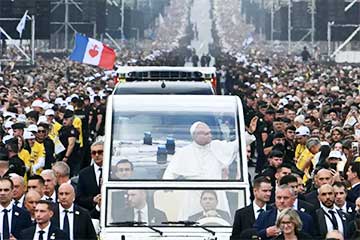 In Paris, Hundreds Of Thousands Of People Attended The Pope's Open-air Mass