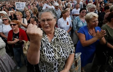 «Нічога не працуе»: жыхарка Данецка паказала, да чаго РФ давяла горад