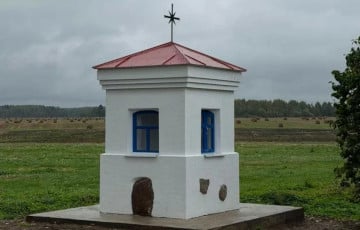 У Беларусі гістарычную капліцу замянілі дзіўным новадзелам