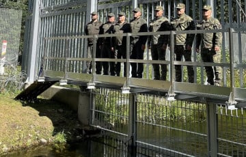 На стыке границ Литвы, Польши и Беларуси установили речные ворота