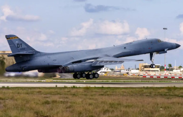 ЗША тэрмінова вывелі з Вялікабрытаніі ўсе бамбавікі B-1